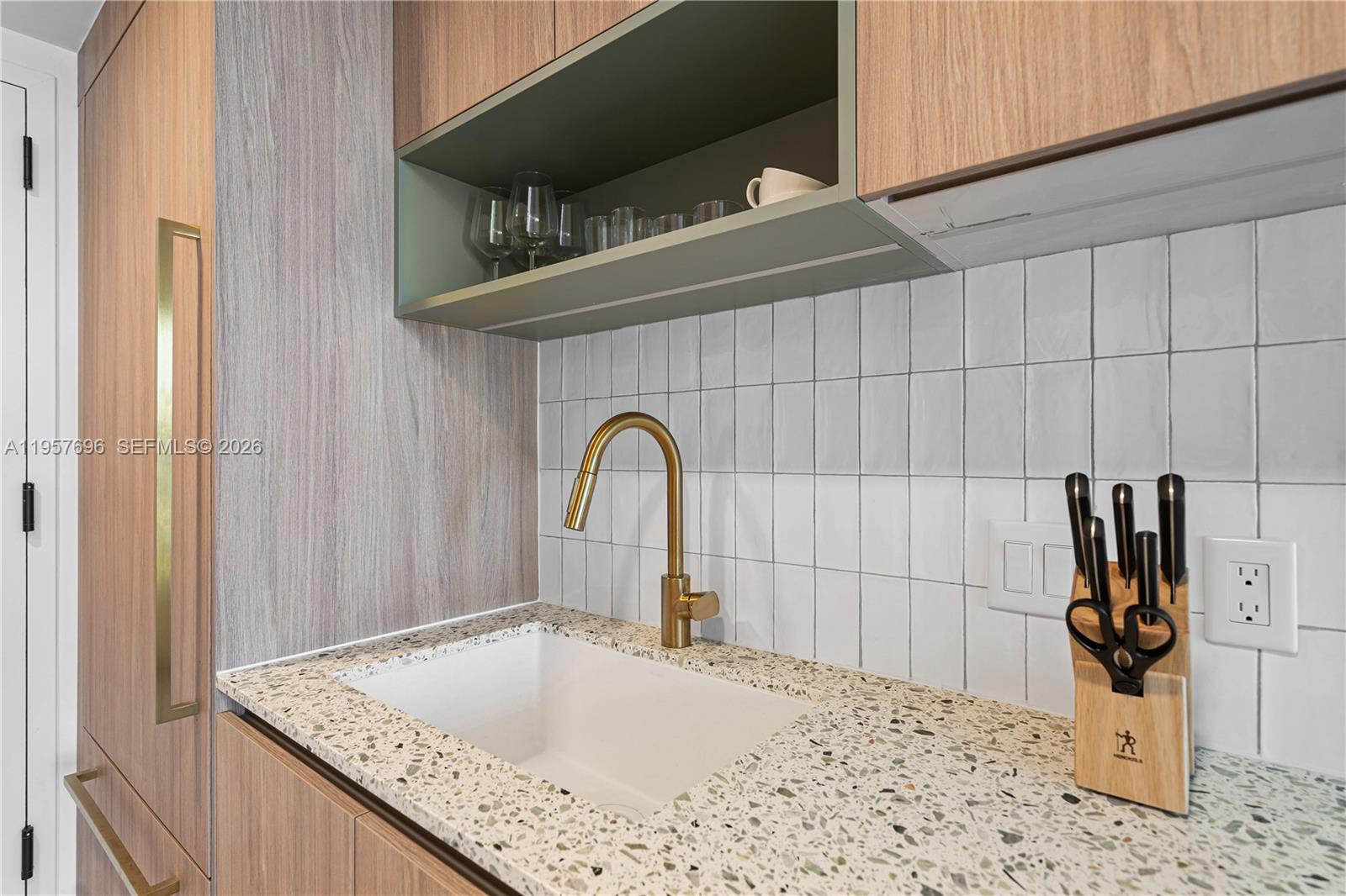 159 Northeast 6th Street, Unit 2707 Miami, FL 33132 - Photo 6 of 14