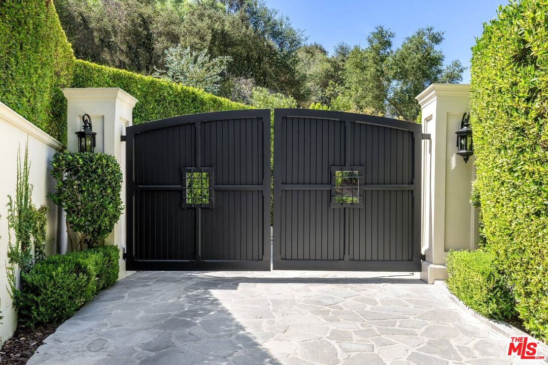 9570 Hidden Valley Road Beverly Hills, CA 90210 - Photo 1 of 1 a view of outdoor space and yard
