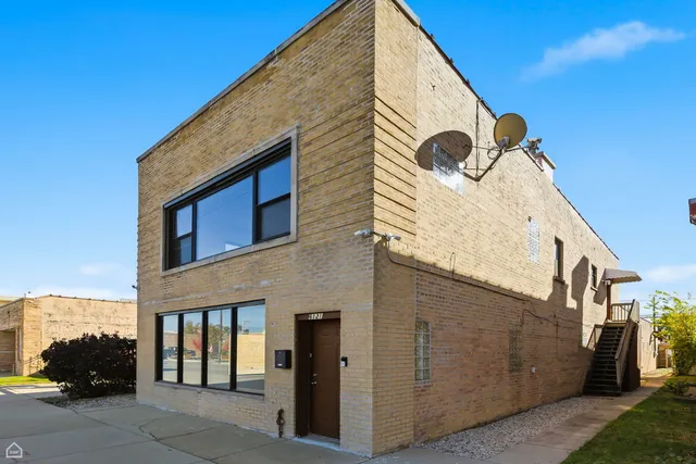 $715,000 | 6117-21 West Belmont Avenue, Chicago, IL 60634