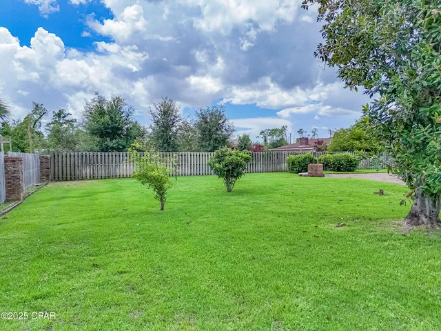 $480,000 | 811 West Pierson Drive, Lynn Haven, FL 32444