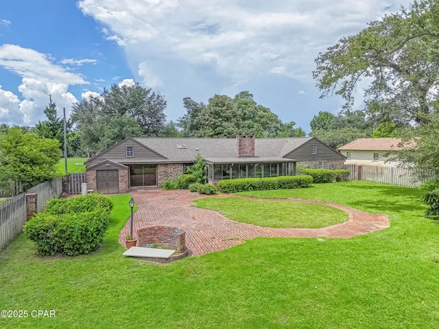 $480,000 | 811 West Pierson Drive, Lynn Haven, FL 32444