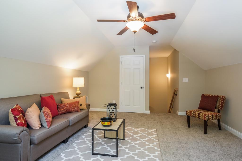 419 Kaiser Road Dickson, TN 37055 - Photo 19 of 27 a living room with furniture