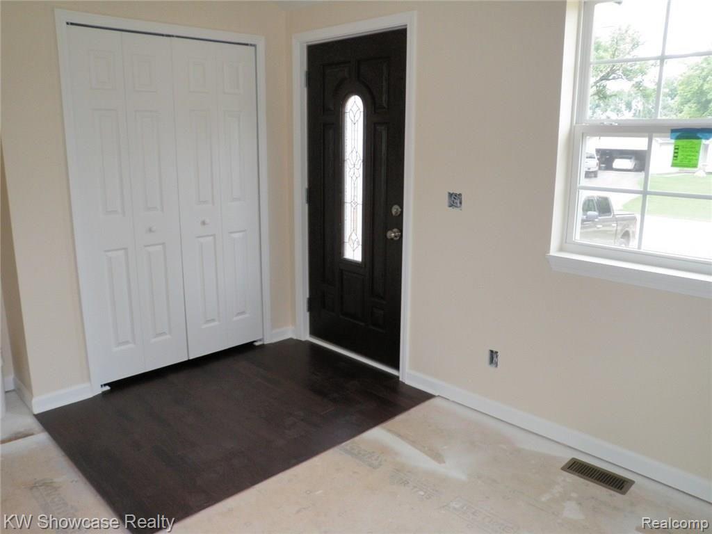 3036 Reeder Road Clarkston, MI 48346 - Photo 15 of 22 014.JPG