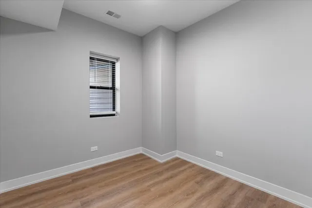 $1,995 | 3001 North Central Park Avenue, Unit M3, Chicago, IL 60618