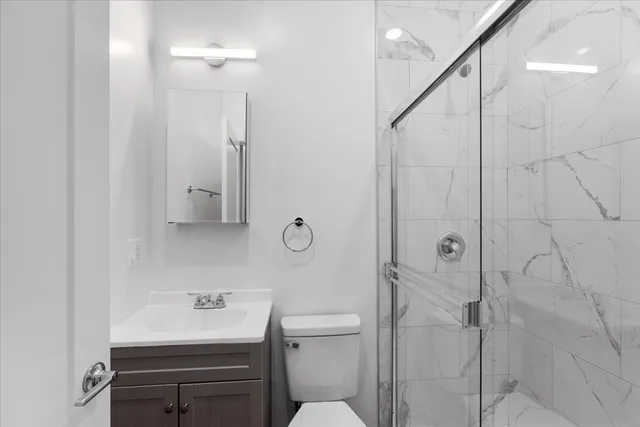 $1,995 | 3001 North Central Park Avenue, Unit M3, Chicago, IL 60618