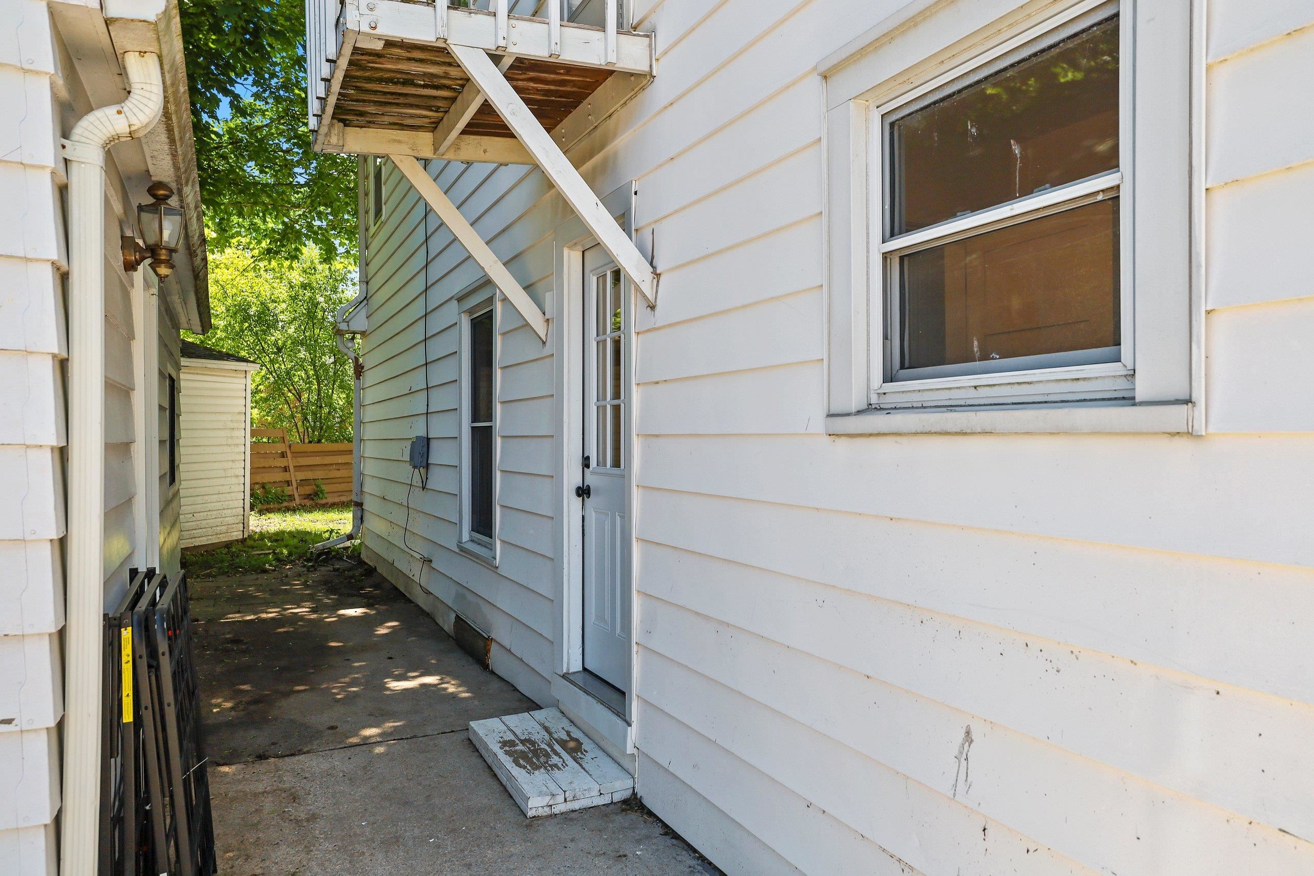 1120 North Badger Avenue Appleton, WI 54914 - Photo 15 of 51