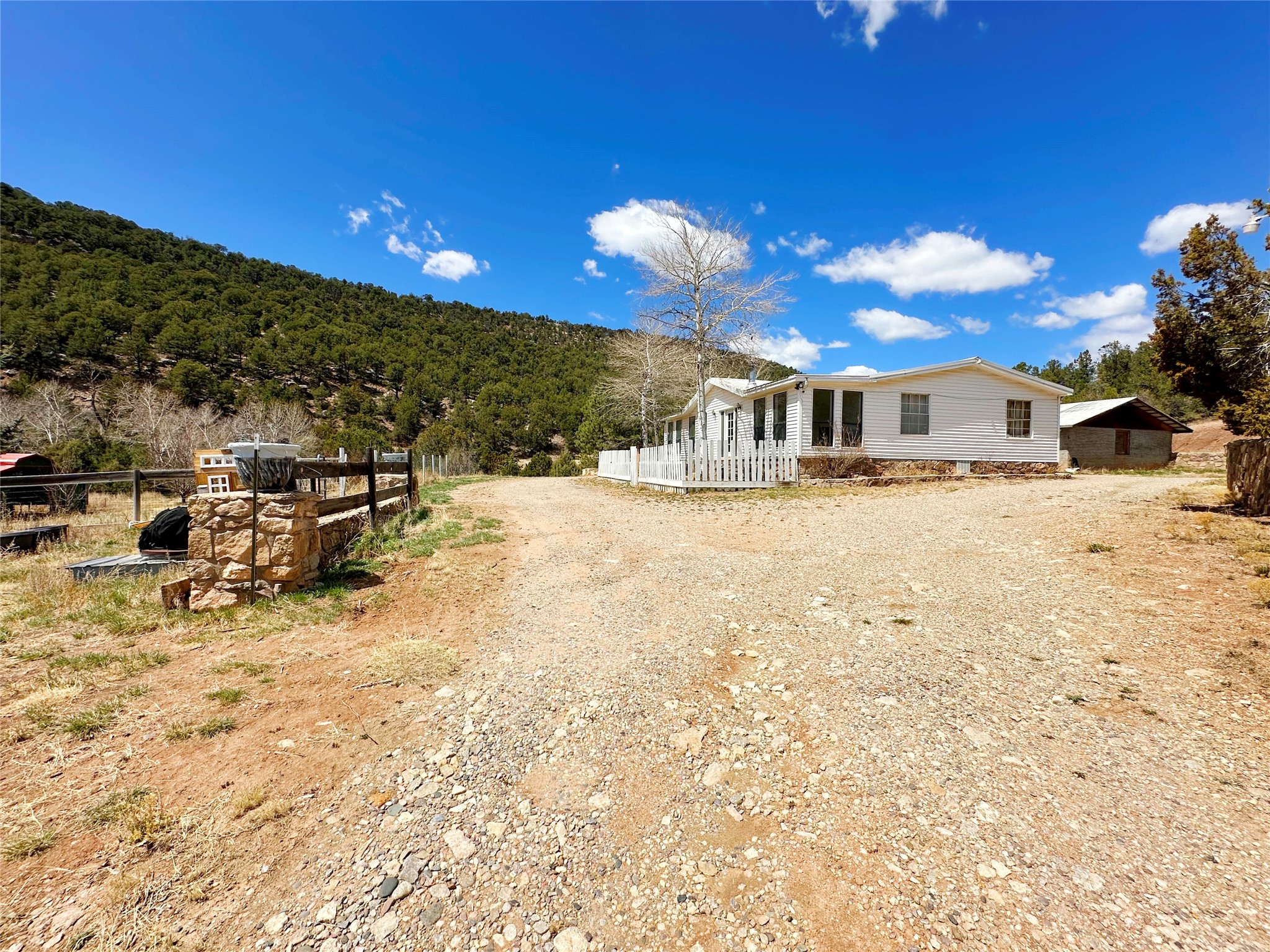 53 County Rd B44C Pecos, NM 87552 - Photo 4 of 24
