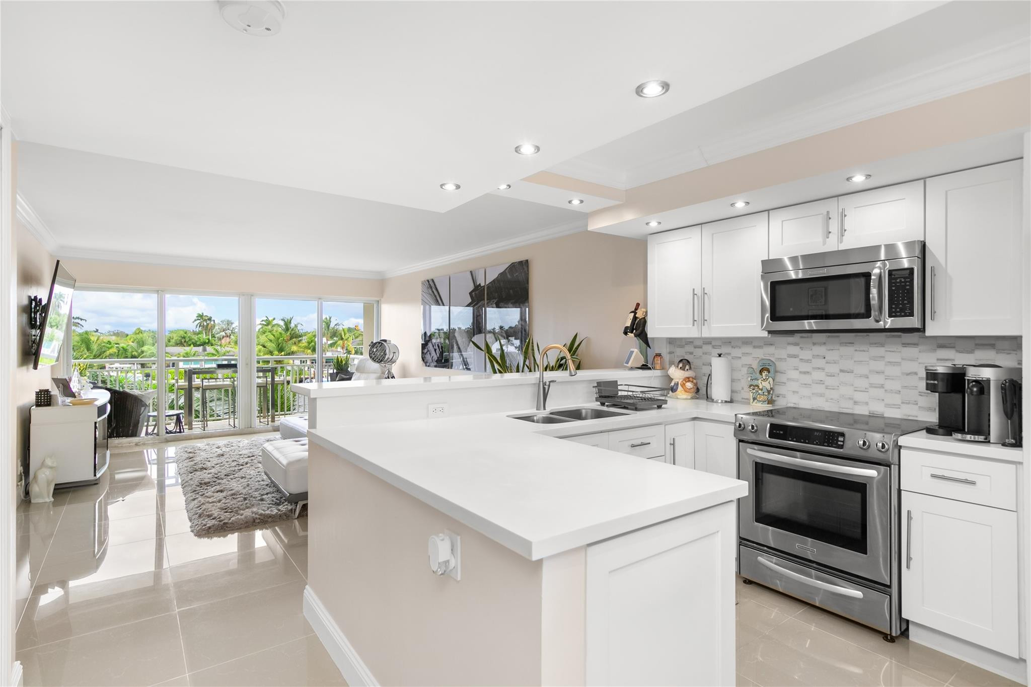 2611 North Riverside Drive, Unit 307 Pompano Beach, FL 33062 - Photo 6 of 25 Photo 6