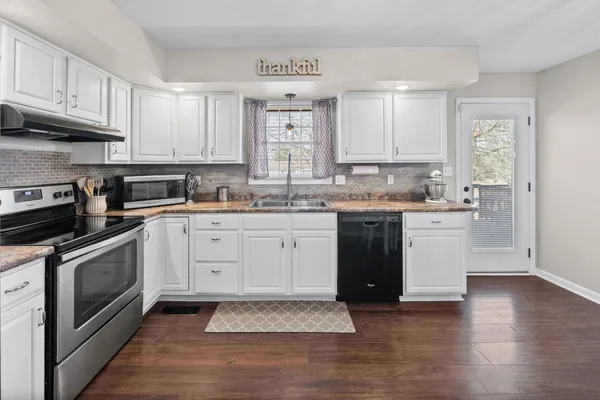 $289,900 | 1407 Oak Tree Court, Hopkinsville, KY 42240