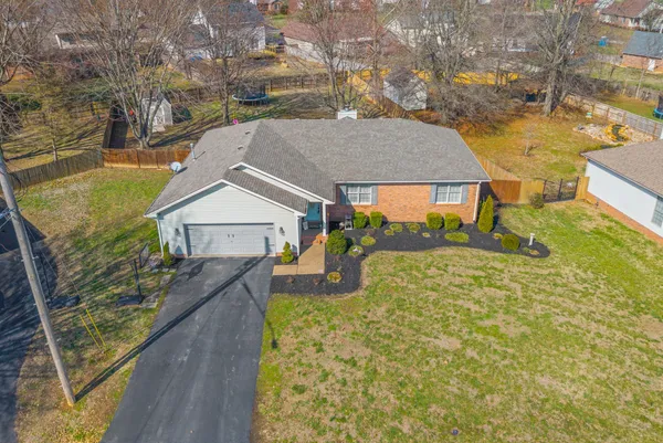 $289,900 | 1407 Oak Tree Court, Hopkinsville, KY 42240