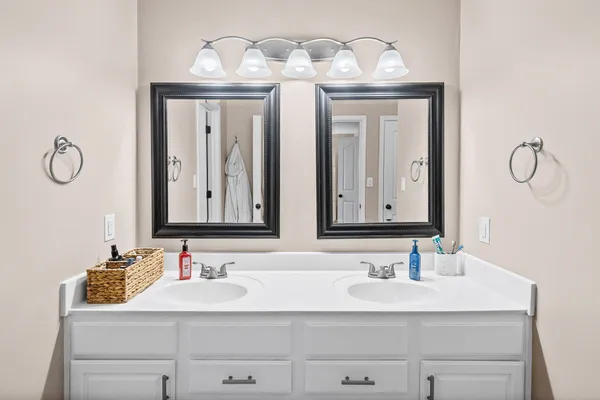 $289,900 | 1407 Oak Tree Court, Hopkinsville, KY 42240