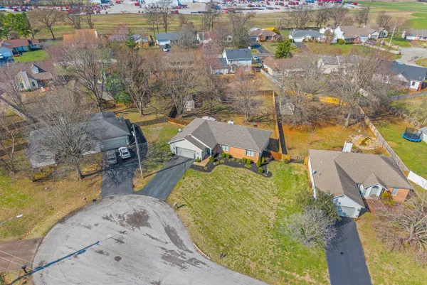 $289,900 | 1407 Oak Tree Court, Hopkinsville, KY 42240