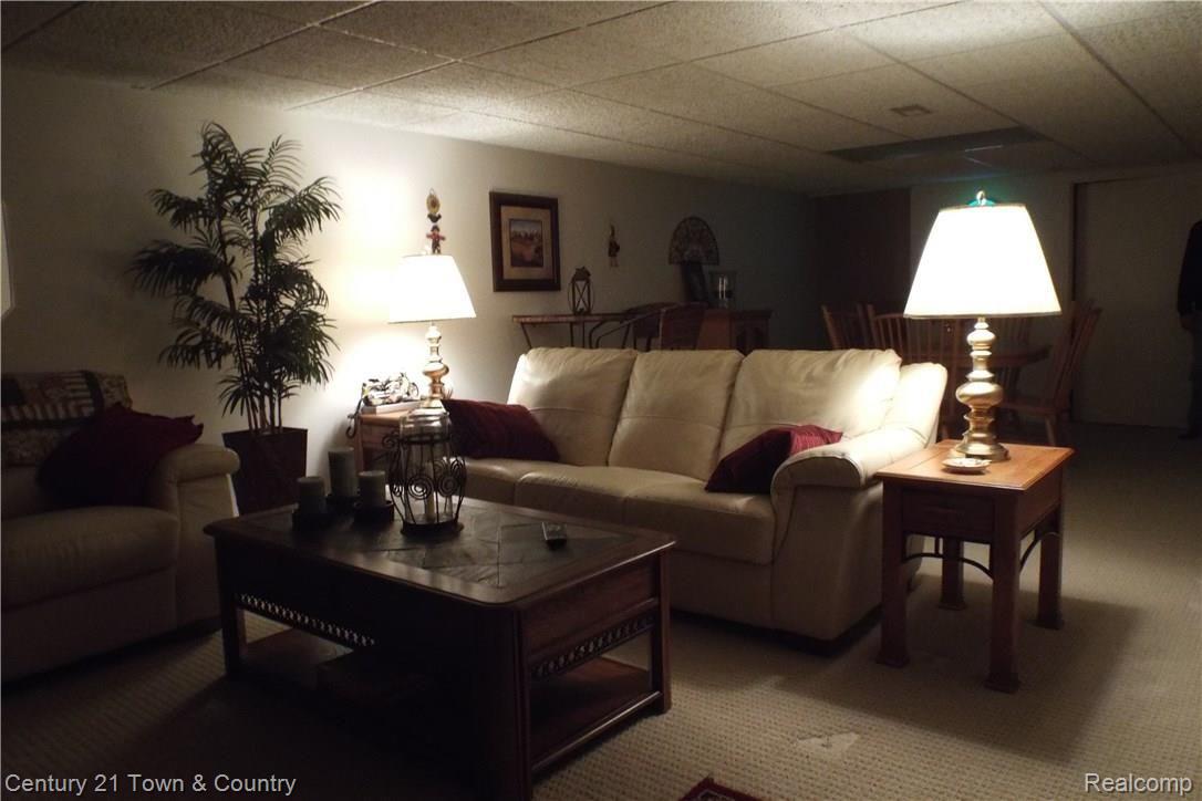 6384 Perry Road Grand Blanc, MI 48439 - Photo 40 of 77 DSCF6163.JPG