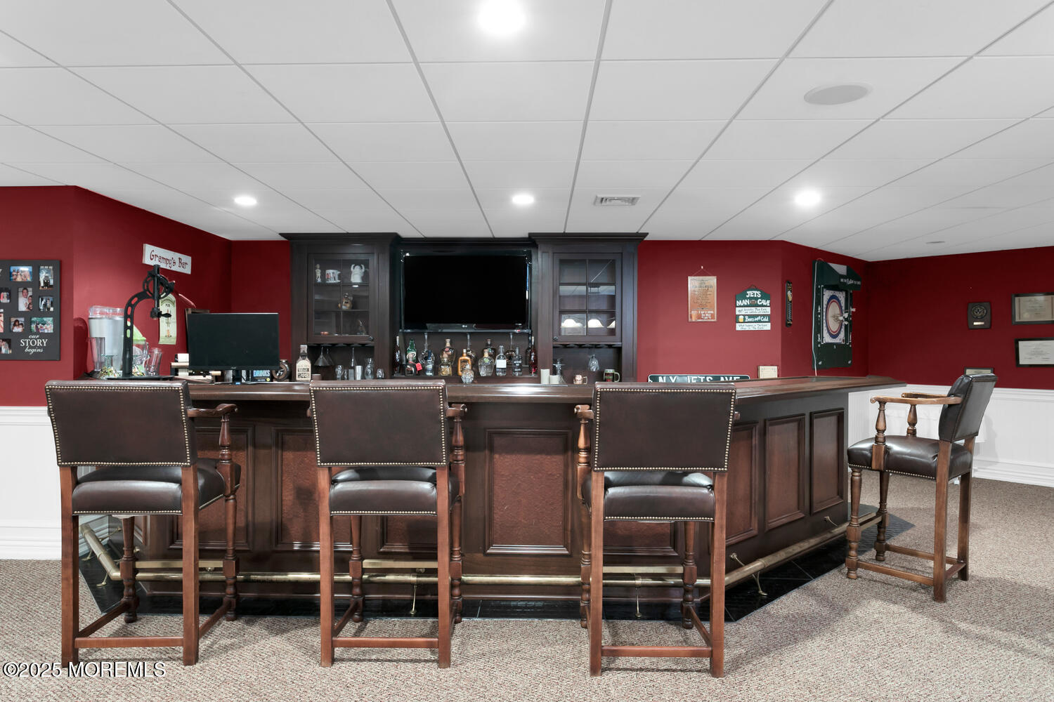 136 Ave Of Two Rivers Rumson, NJ 07760 - Photo 31 of 34 bar