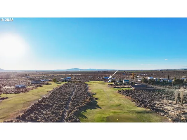 a black and white photo of a city