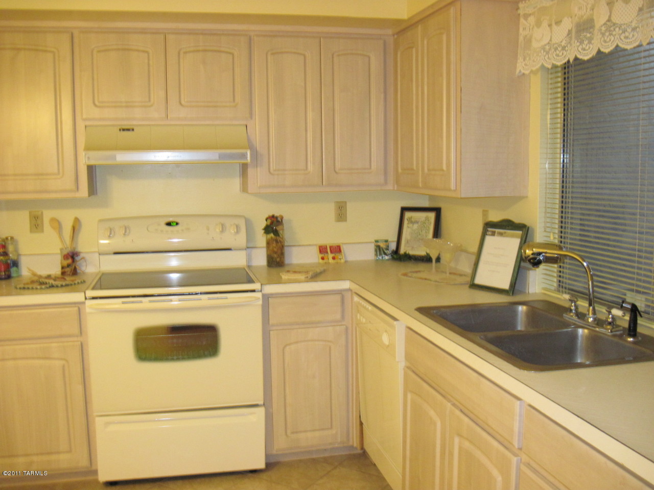 4830 East Fort Lowell Road East, Unit D Tucson, AZ 85712 - Photo 3 of 27