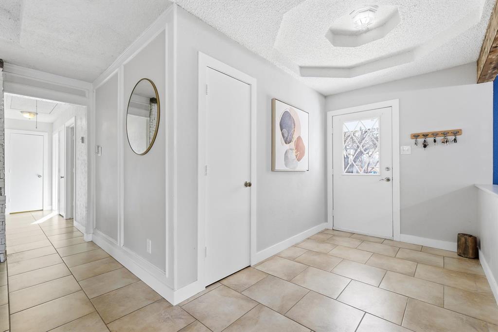 5601 Edgewater Circle Rowlett, TX 75088 - Photo 3 of 37