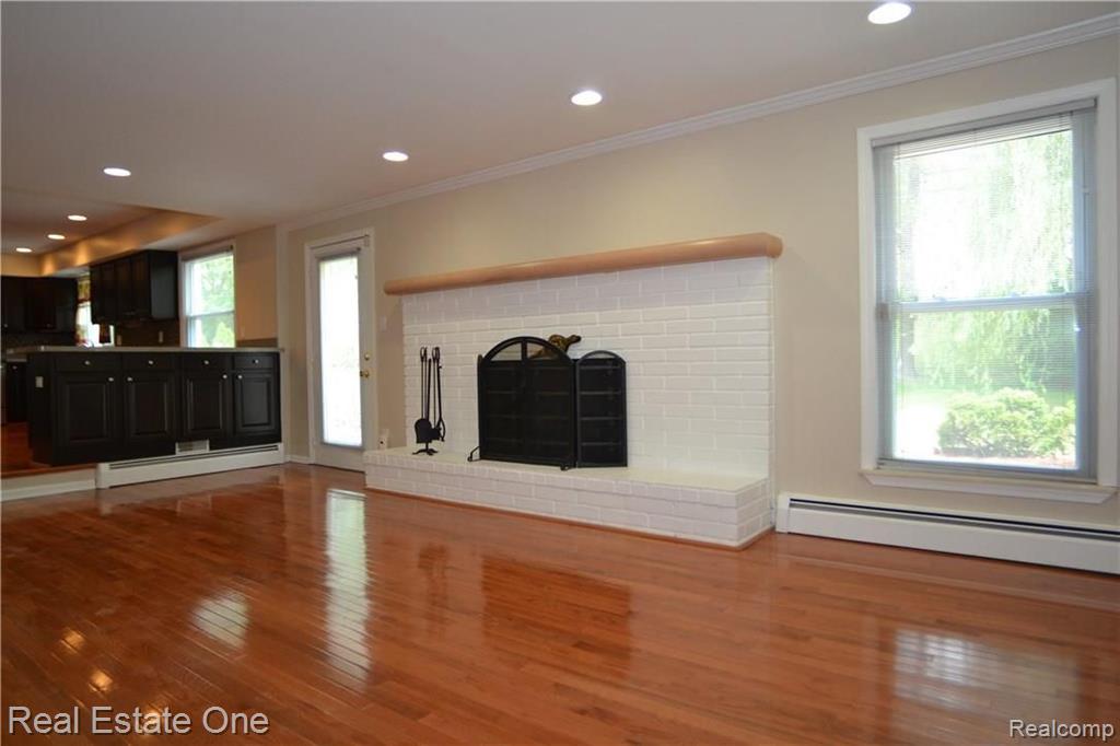 5574 Abington Road West Bloomfield, MI 48322 - Photo 14 of 34