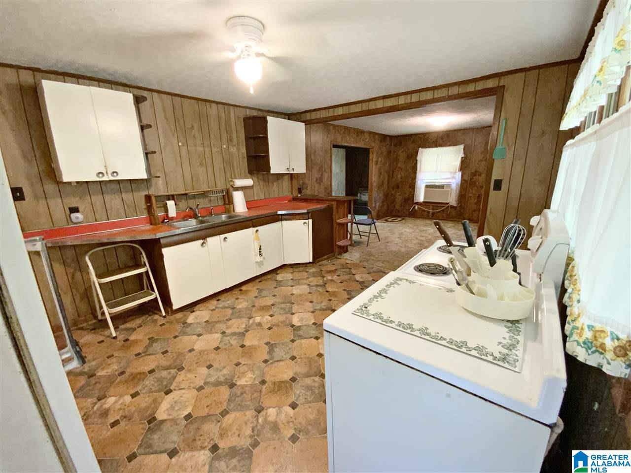 933 McElderry Road North Munford, AL 36268 - Photo 10 of 27