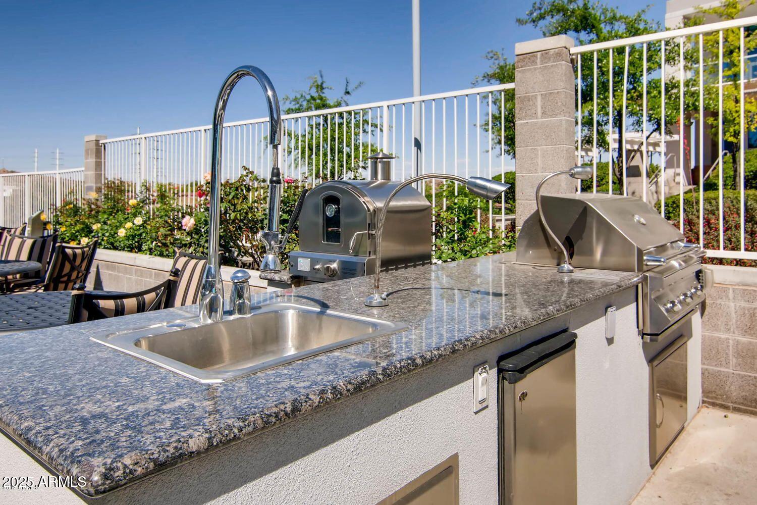 140 East Rio Salado Parkway, Unit 111 Tempe, AZ 85281 - Photo 26 of 47 Pool - Outdoor Cooking Kitchen
