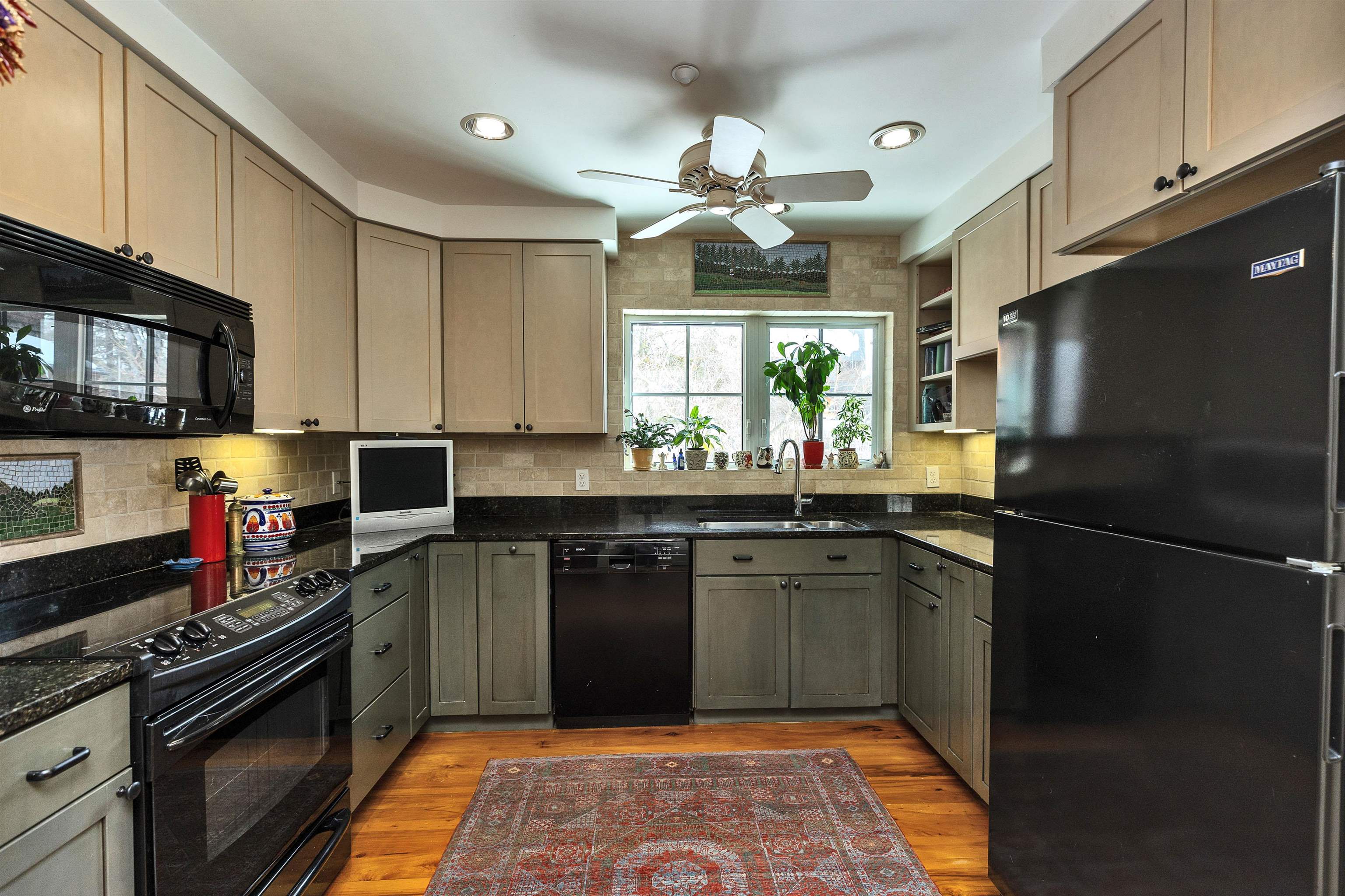 91 Steele Road, Unit 11 Peterborough, NH 03458 - Photo 8 of 60