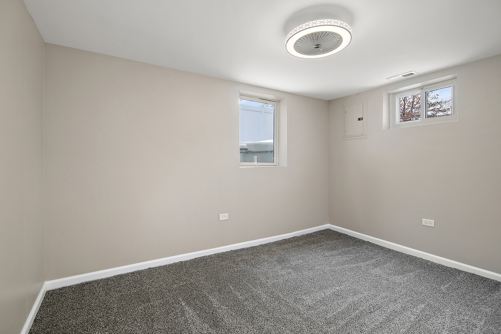 635 South Alma Avenue Kankakee, IL 60901 - Photo 21 of 21 an empty room with a window