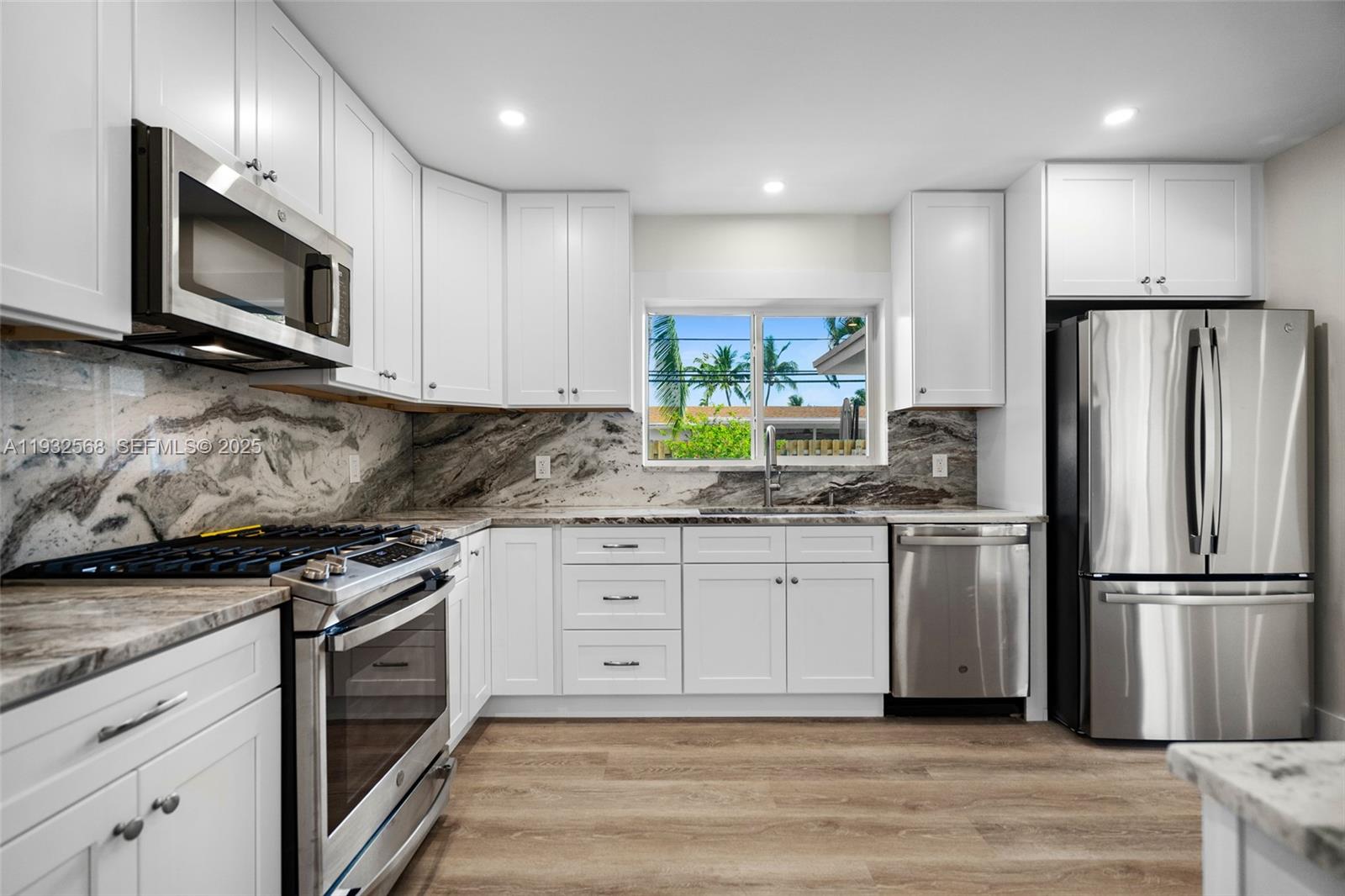 251 Southeast 7th Street Pompano Beach, FL 33060 - Photo 29 of 41