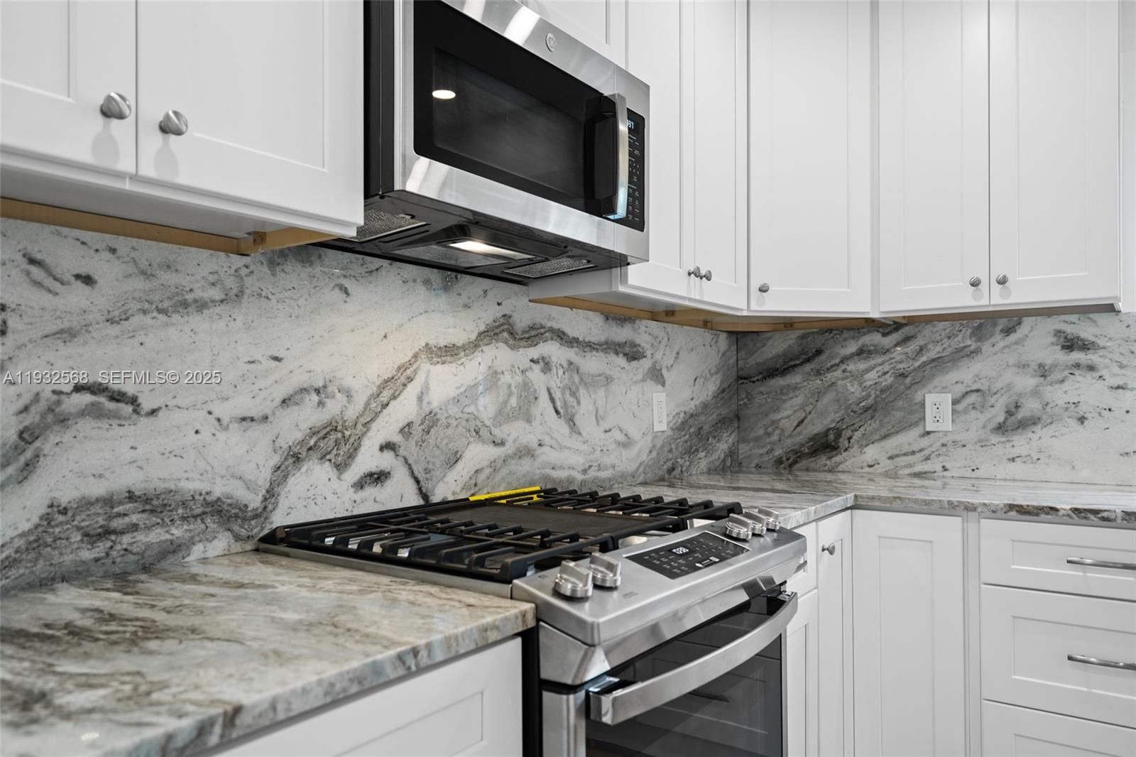 251 Southeast 7th Street Pompano Beach, FL 33060 - Photo 5 of 41