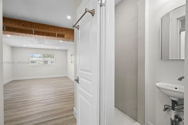 $5,500 | 251 Southeast 7th Street, Pompano Beach, FL 33060