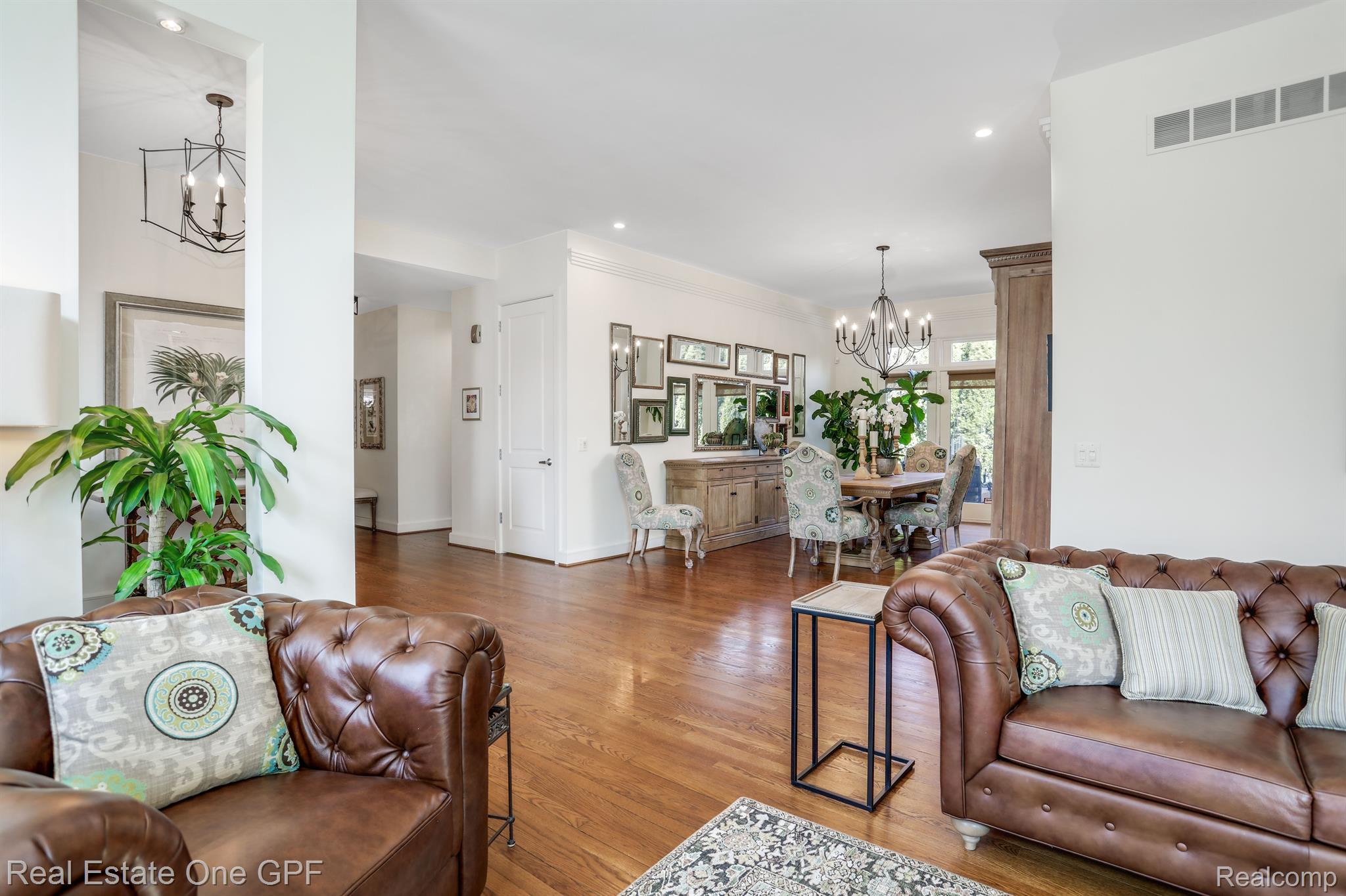 472 Shelbourne Road Grosse Pointe, MI 48236 - Photo 8 of 45 Gallery Image 8