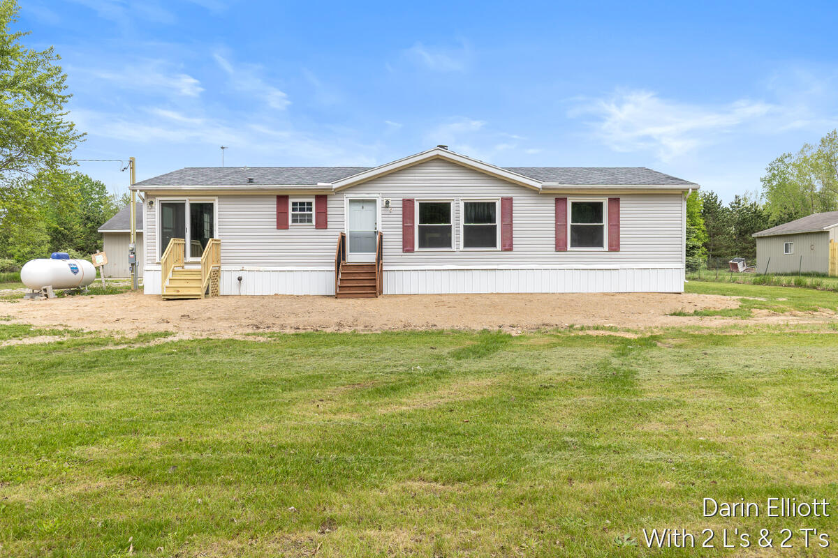 9203 Castle Road Sheridan, MI 48884 - Photo 5 of 40 9203-Castle_001