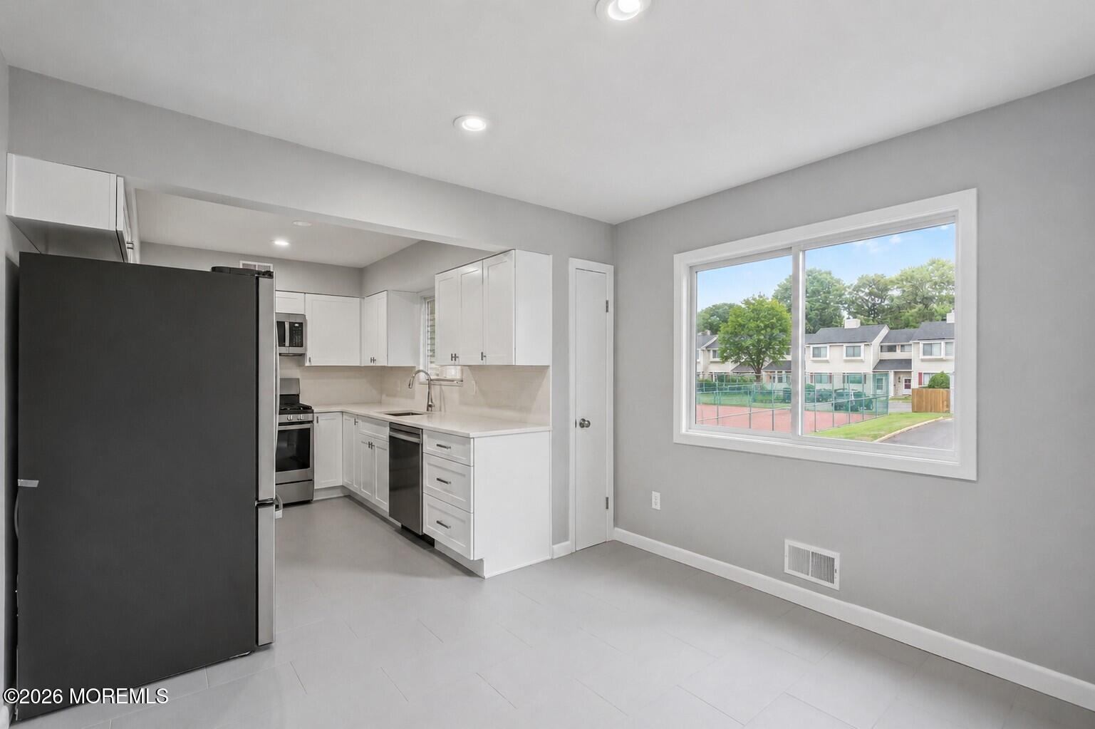 318 Middlewood Road Middletown, NJ 07748 - Photo 12 of 35 318 Middlewood Rd