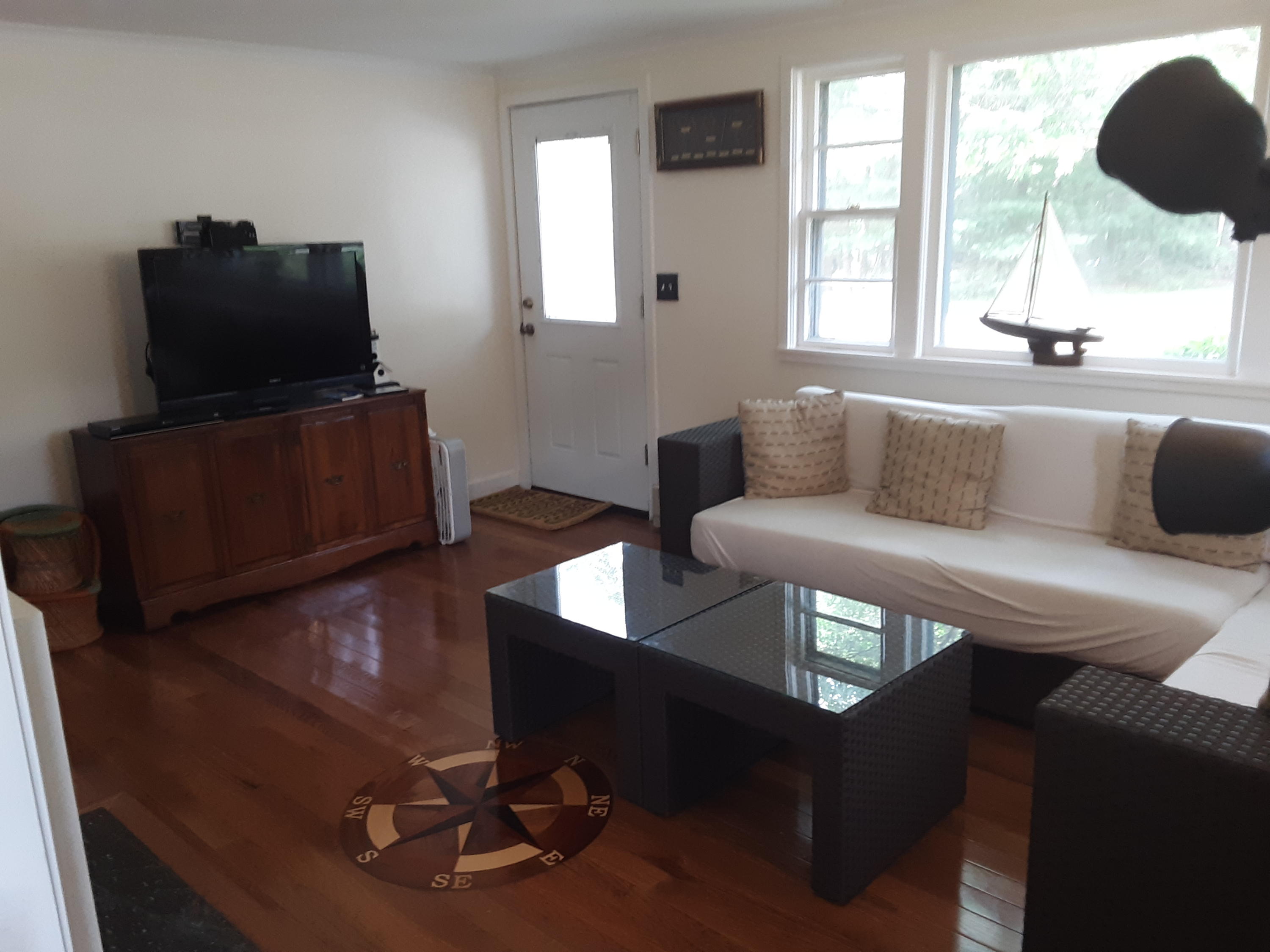 341 Poponessett Road Cotuit, MA 02635 - Photo 5 of 17 Lvgrm1