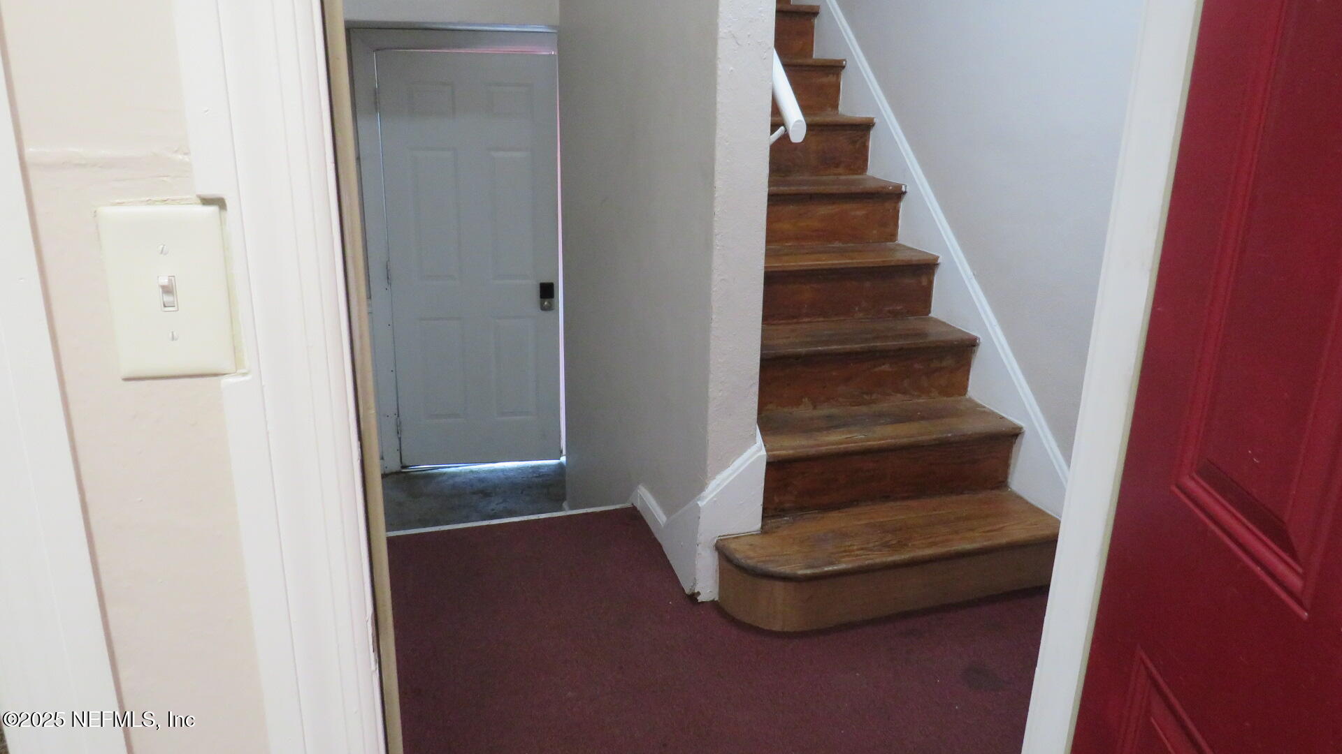 3343 Post Street, Unit 1 Jacksonville, FL 32205 - Photo 2 of 3 a view of entryway