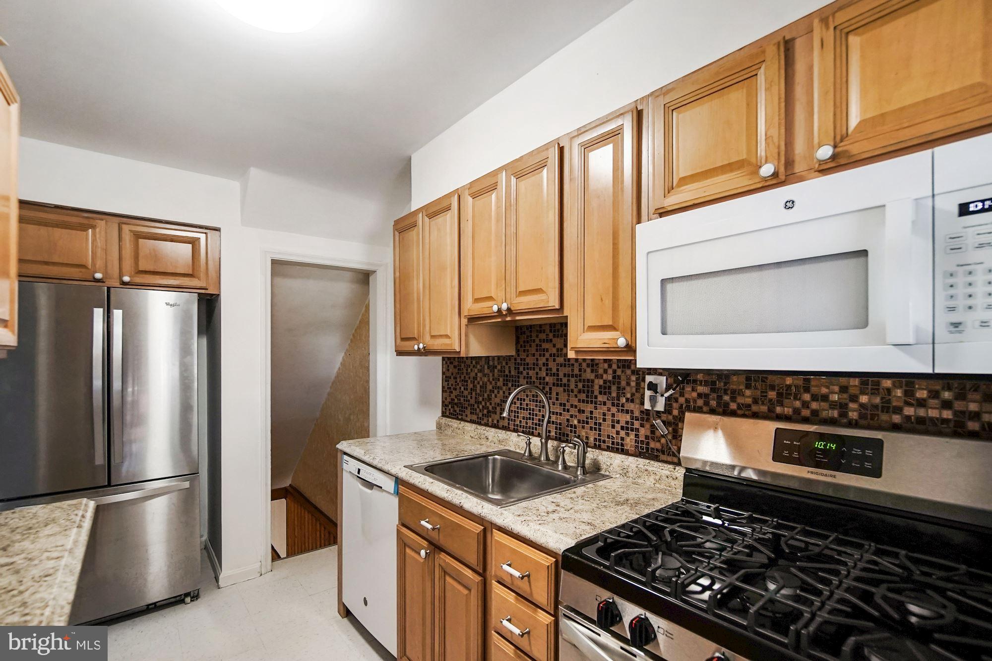 2139 Firethorn Road Baltimore, MD 21220 - Photo 4 of 19 KITCHEN