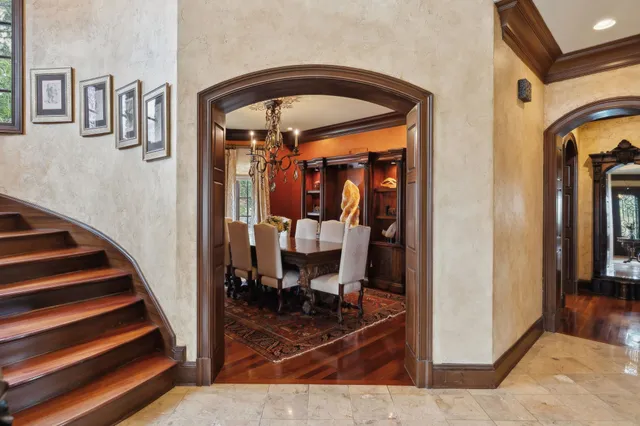 a kitchen that has a lot of cabinets in it