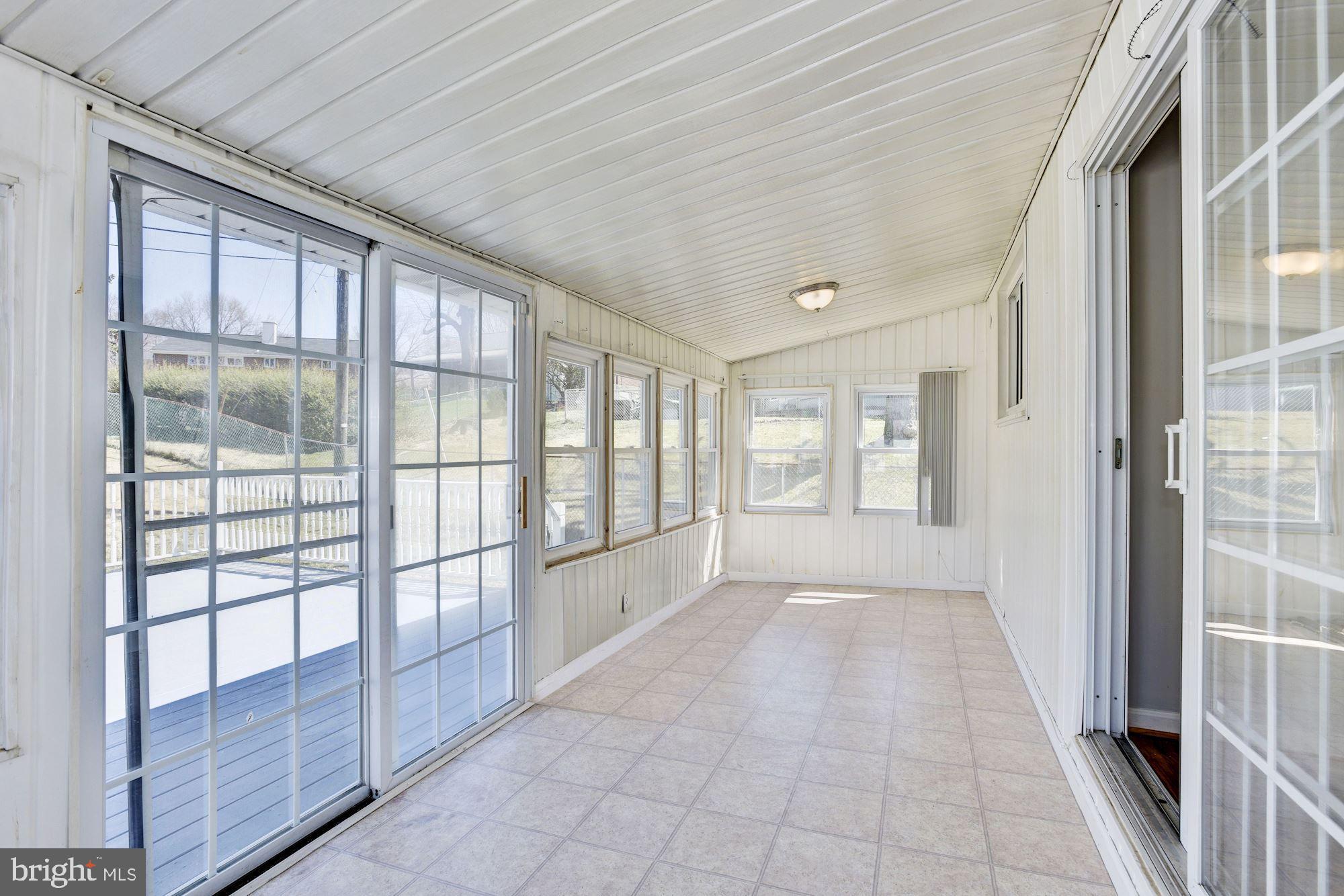 6212 Scranton Road Baltimore, MD 21237 - Photo 13 of 32 Sunroom