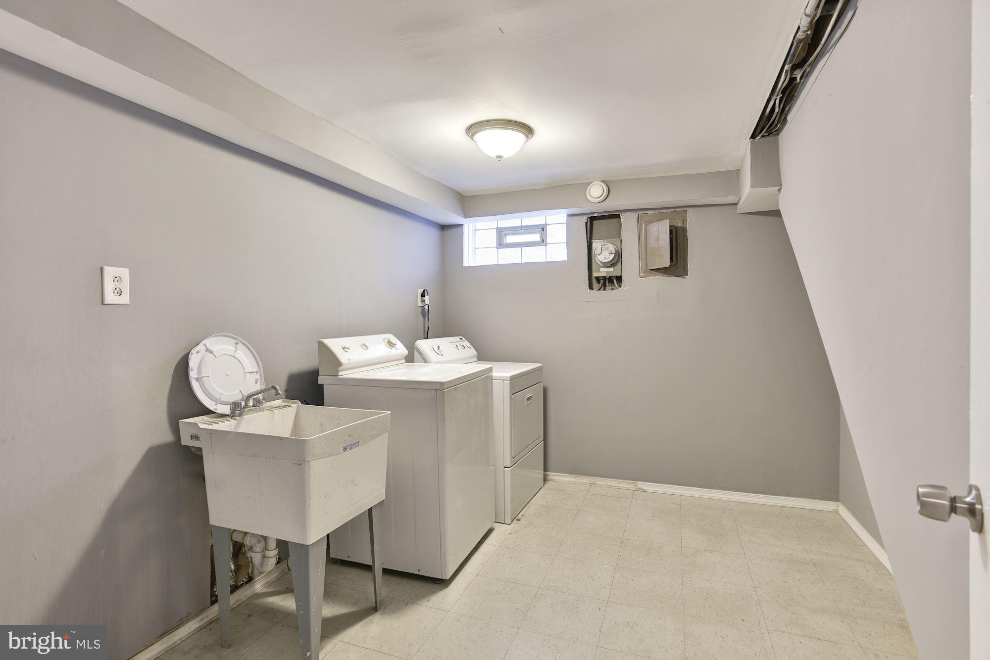 6212 Scranton Road Baltimore, MD 21237 - Photo 24 of 32 Laundry Room