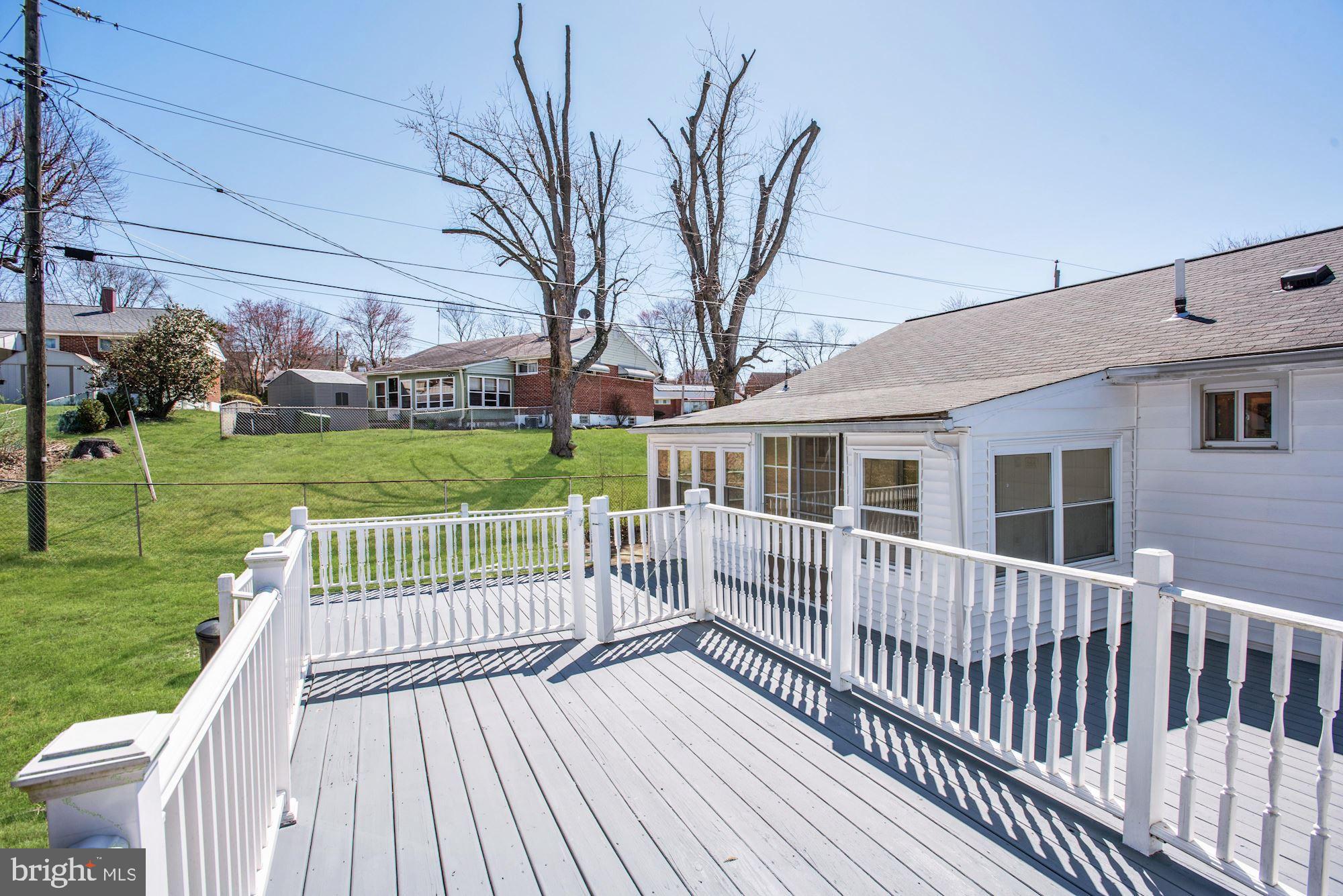 6212 Scranton Road Baltimore, MD 21237 - Photo 25 of 32 Deck
