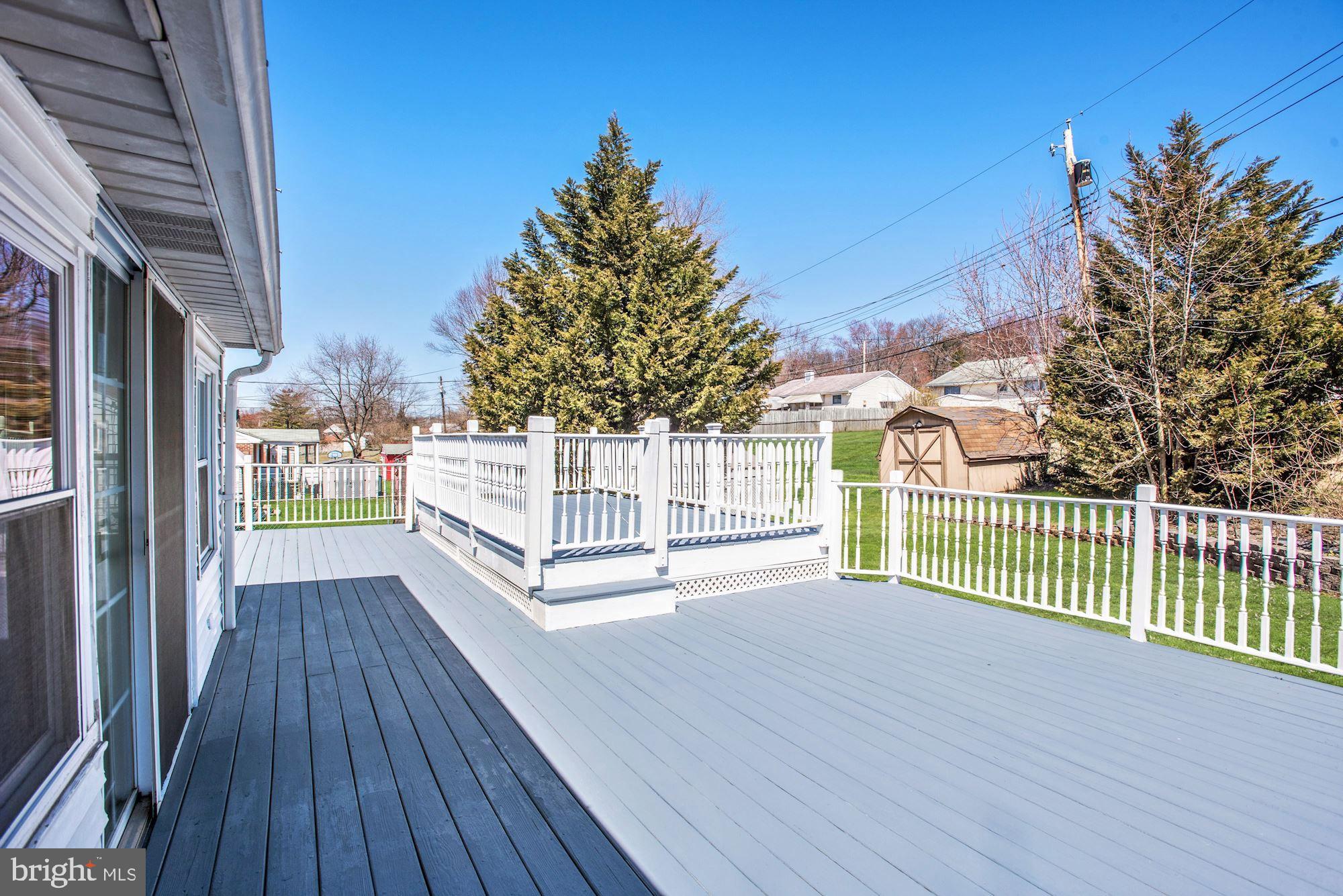 6212 Scranton Road Baltimore, MD 21237 - Photo 26 of 32 Deck
