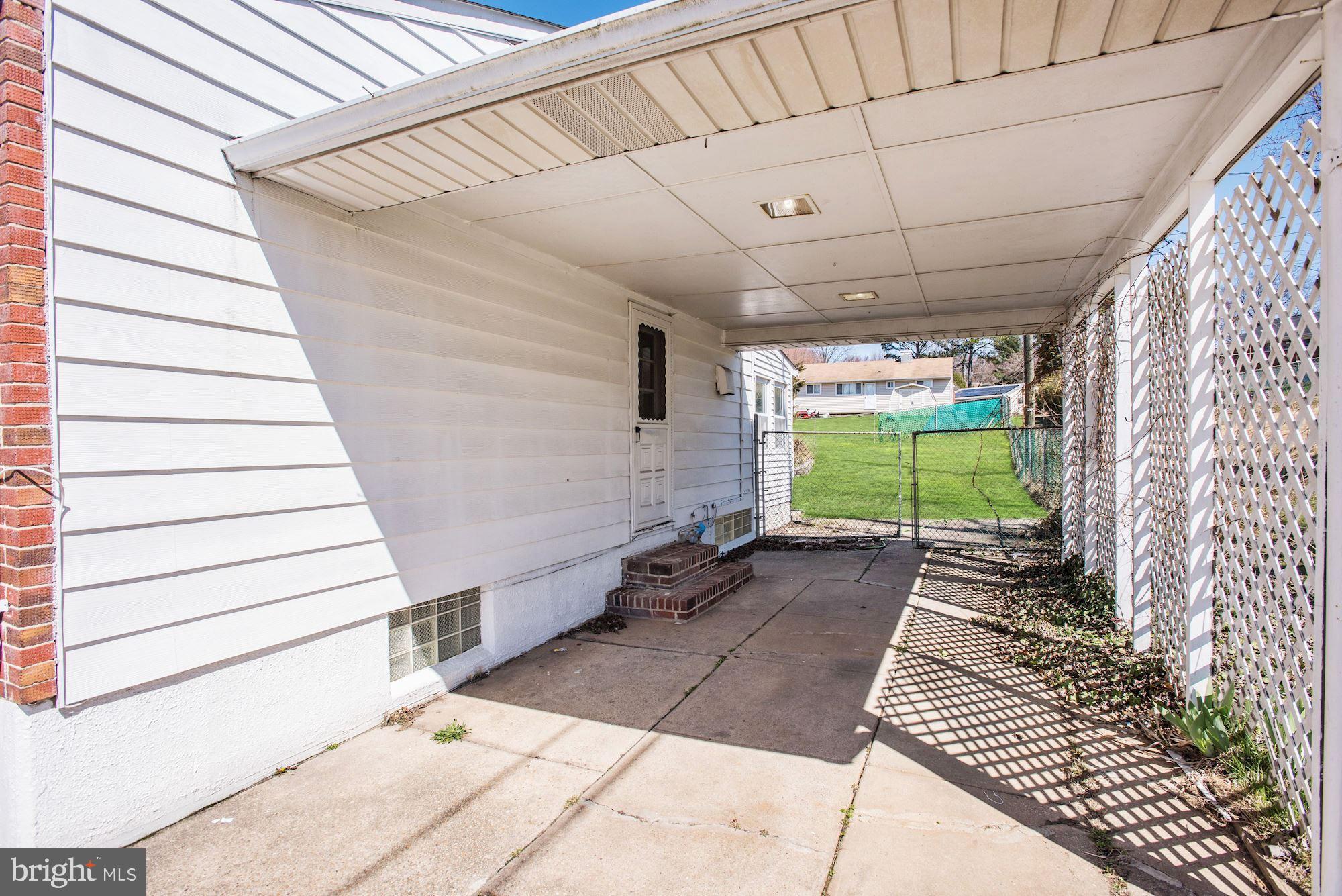 6212 Scranton Road Baltimore, MD 21237 - Photo 28 of 32 Carport
