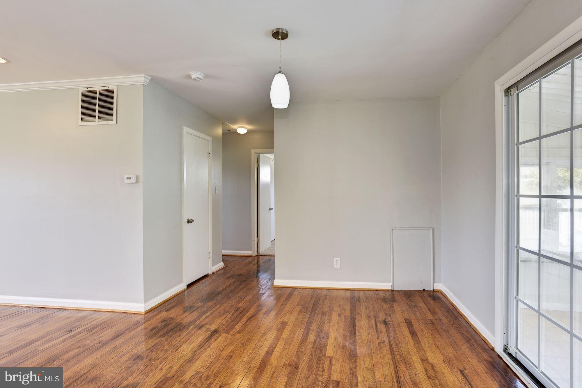 6212 Scranton Road Baltimore, MD 21237 - Photo 7 of 32 Dining Room