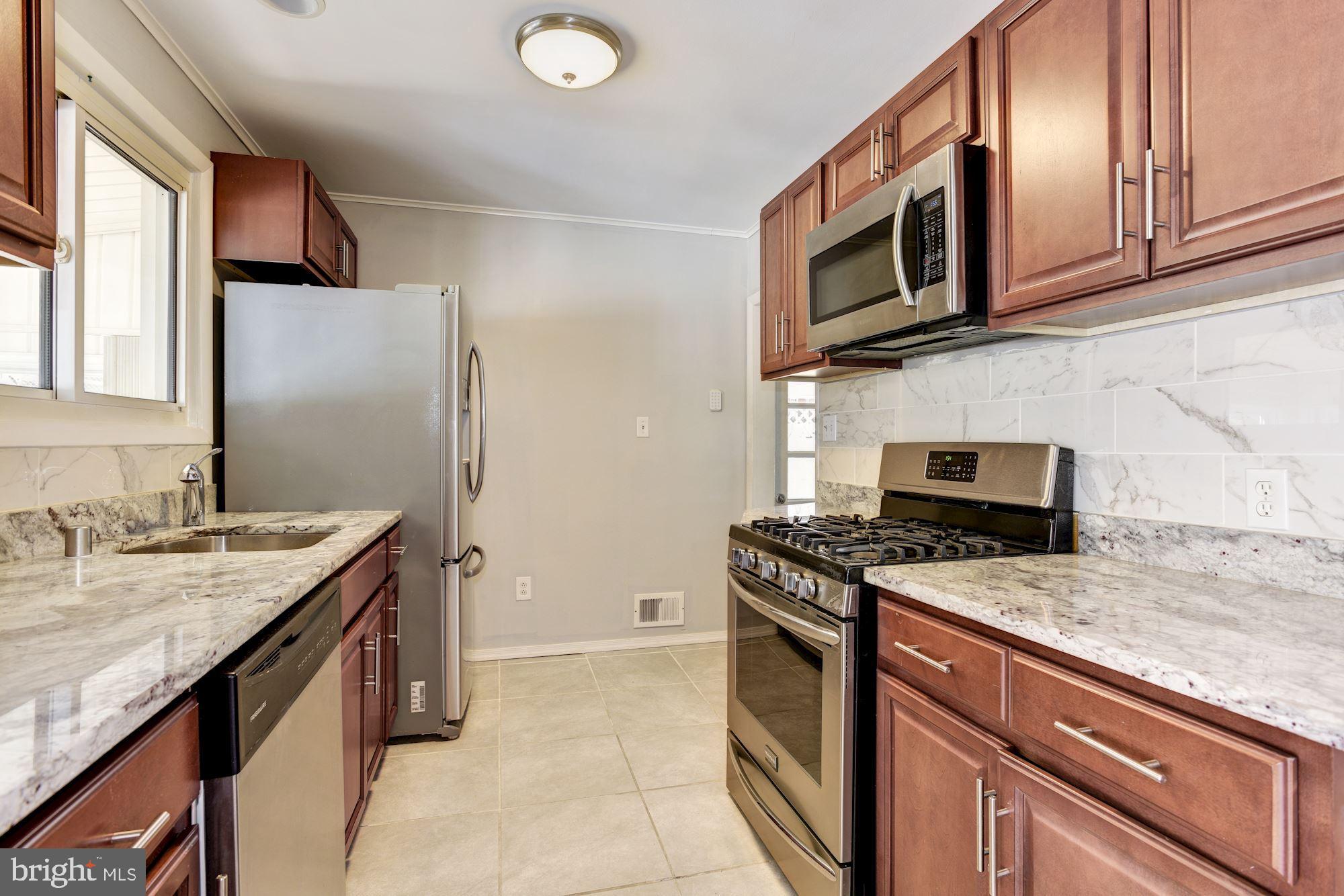 6212 Scranton Road Baltimore, MD 21237 - Photo 10 of 32 Kitchen