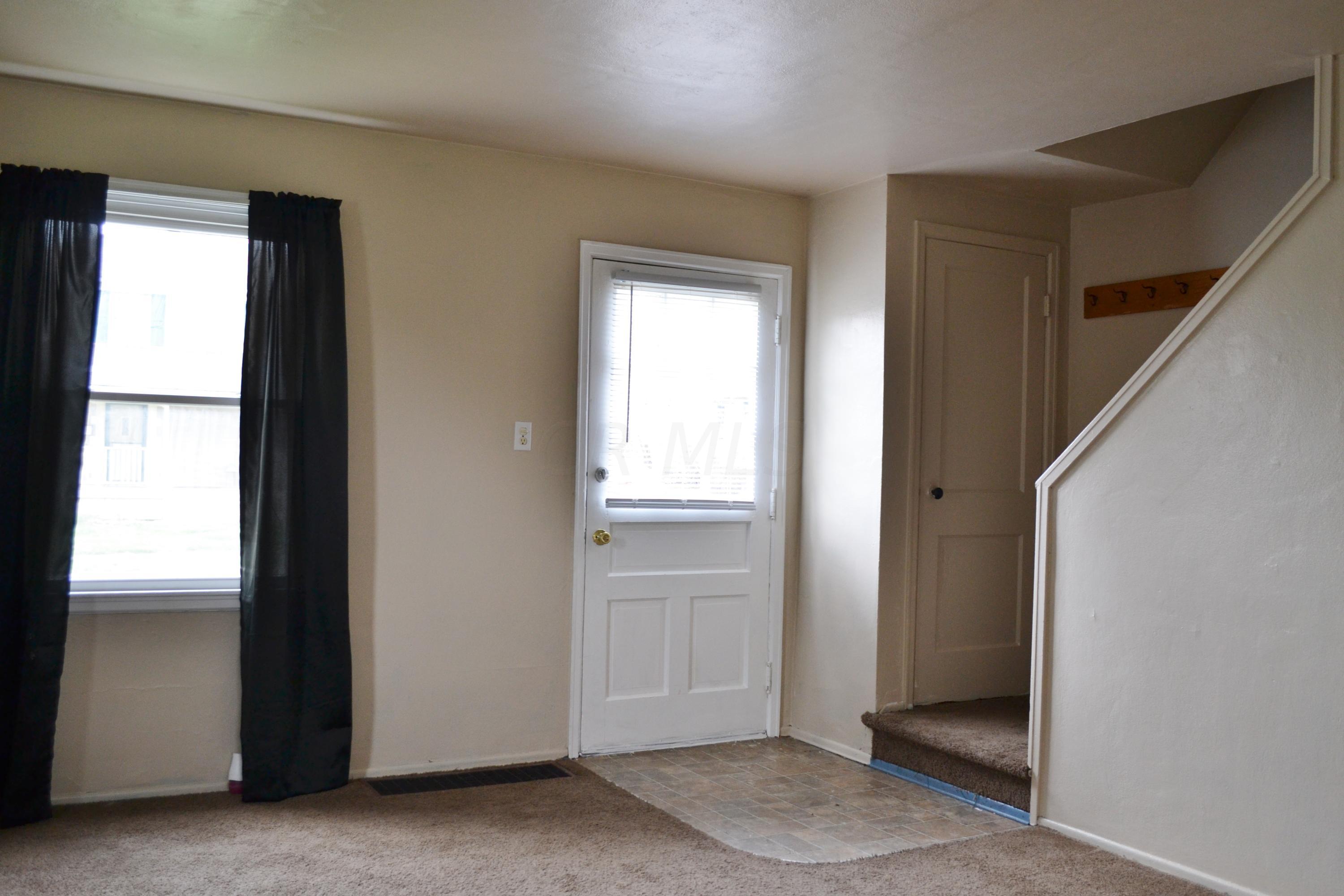 1324 West Cedarview Drive Springfield, OH 45503 - Photo 3 of 19