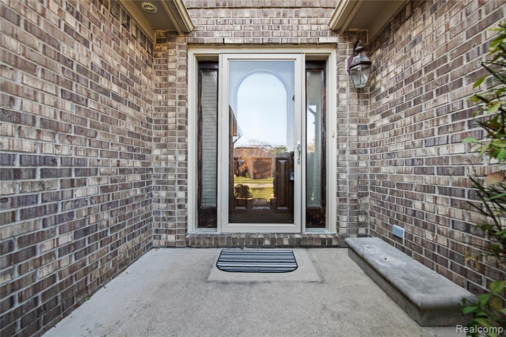 19897 Mapleton Drive Macomb, MI 48044 - Photo 8 of 46