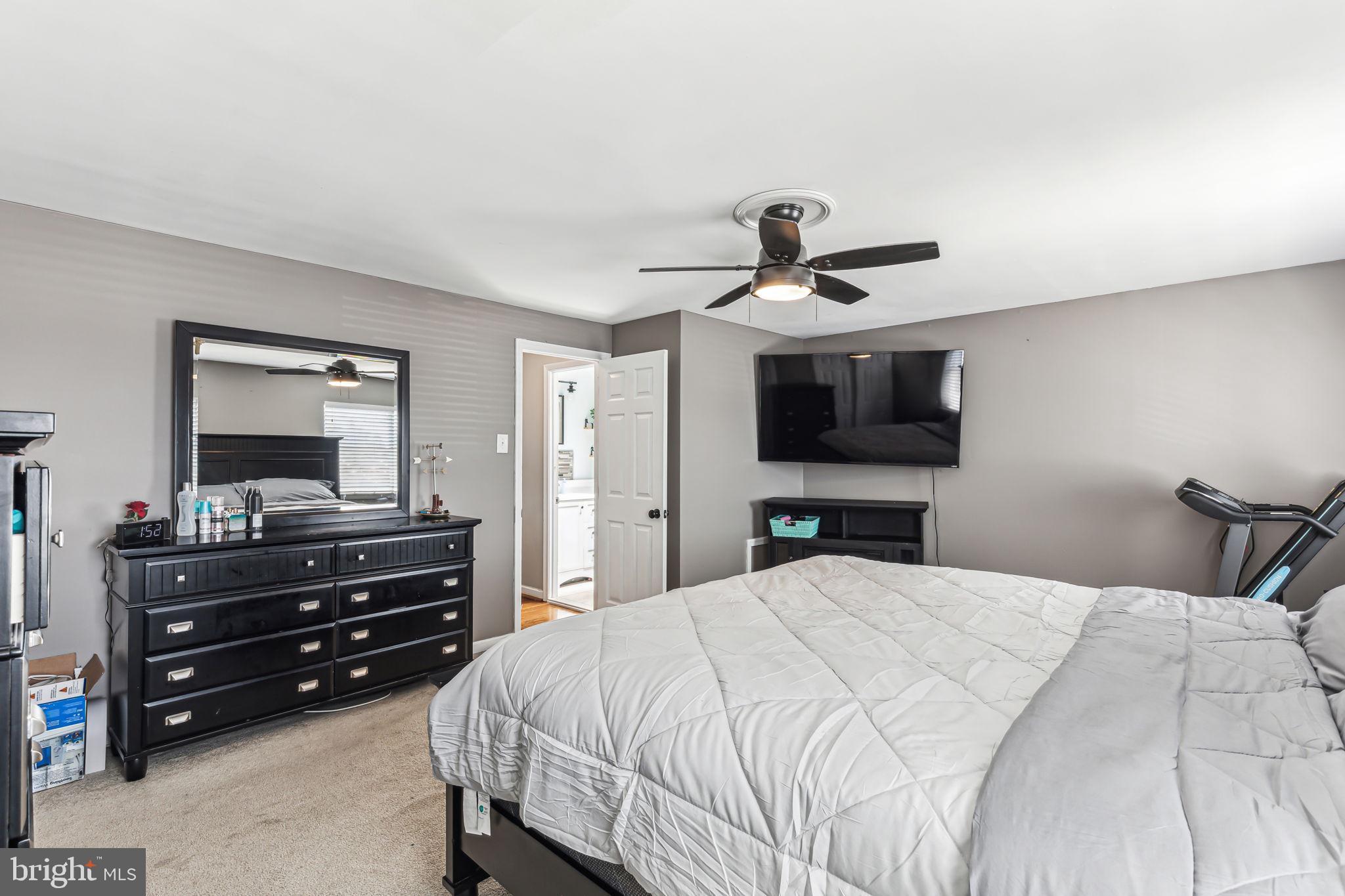 12407 Barbary Road Philadelphia, PA 19154 - Photo 18 of 35