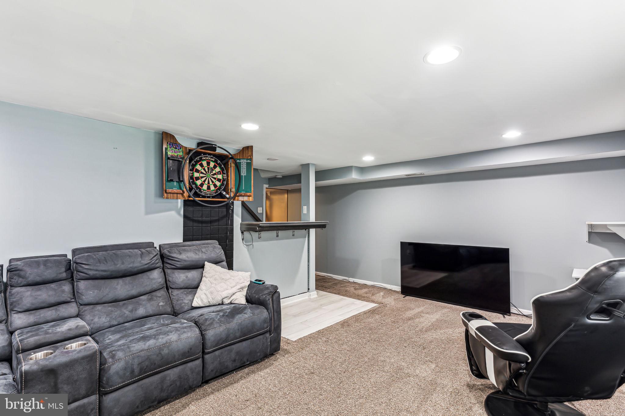 12407 Barbary Road Philadelphia, PA 19154 - Photo 26 of 35