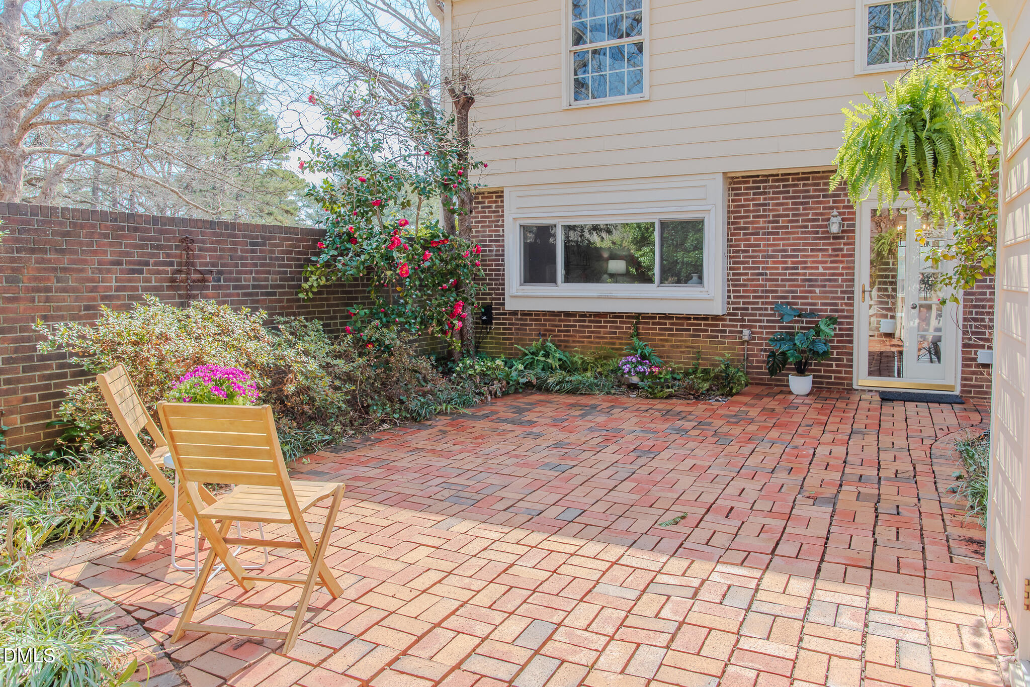 2884 Wycliff Road Raleigh, NC 27607 - Photo 32 of 38 Courtyard