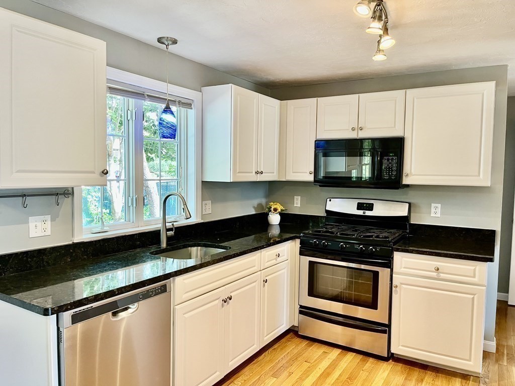 985 Trapelo Road, Unit 18 Waltham, MA 02452 - Photo 5 of 22