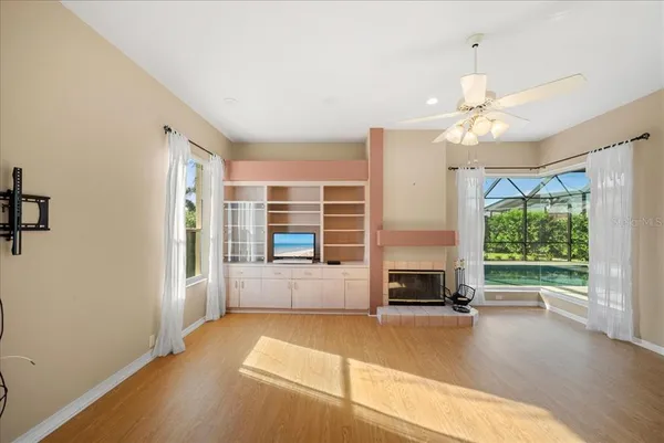 $575,000 | 4321 Presidential Ave Circle East, Bradenton, FL 34203